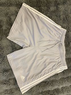 adidas Classic Gym Shorts – Size Large – Clean, Athletic Essential 🔥