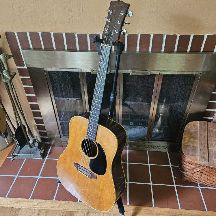 1969 Gibson J50 Acoustic Guitar 