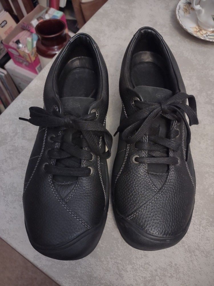 Keen Casual Shoes Sz 10.5