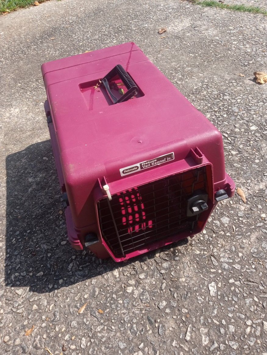 Petmate Pink Carrier Pet Cage 10.00