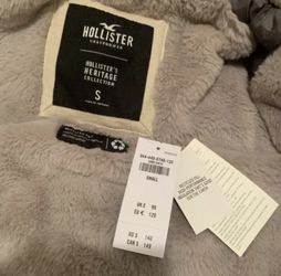 Hollister Heritage Parka Gray S SMALL New for Sale in Buena Park