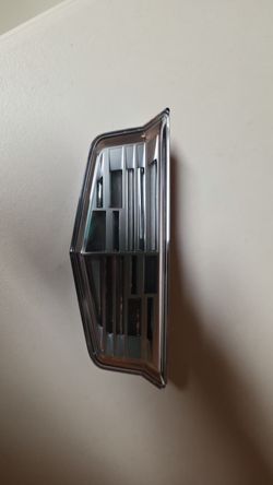 2024-2026 CADILLAC LYRIQ FRONT GRILL EMBLEM OEM