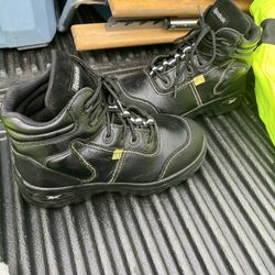 Reebok Safety Shoes And Insulated Overalls 