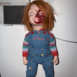 Trick Or Treat Ultimate Chucky Doll 