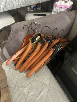Euro Deluxe Wooden Clothes Hangers Set