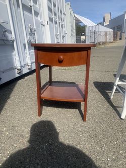 Nightstand/end table