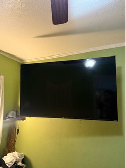 65 inch tv available for pickup