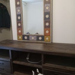 Dresser With Mirror