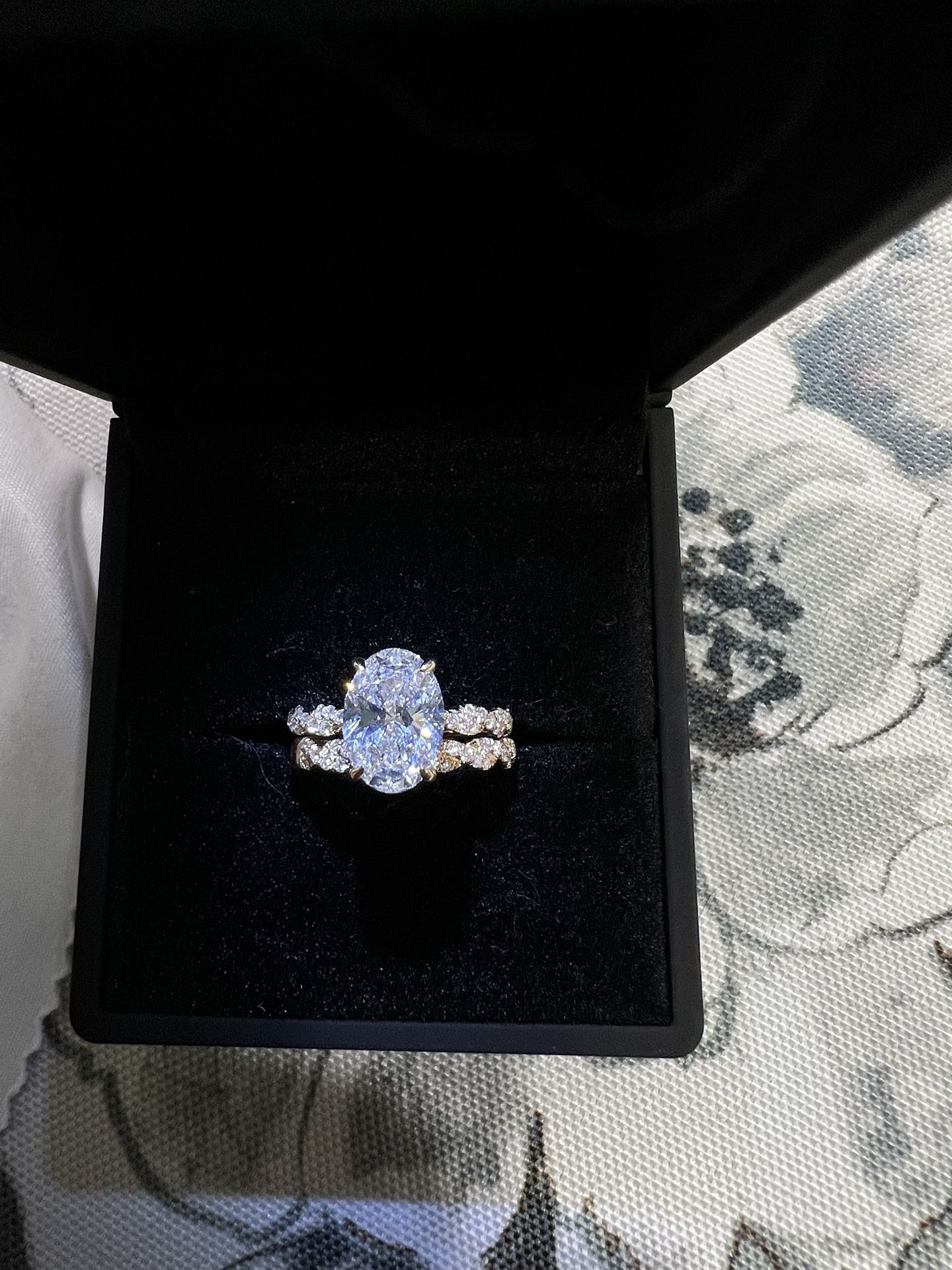 Engagement ring 2.57ct VS1 with matching wedding band Size 7