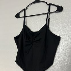 SHEIN Curve Crop Top