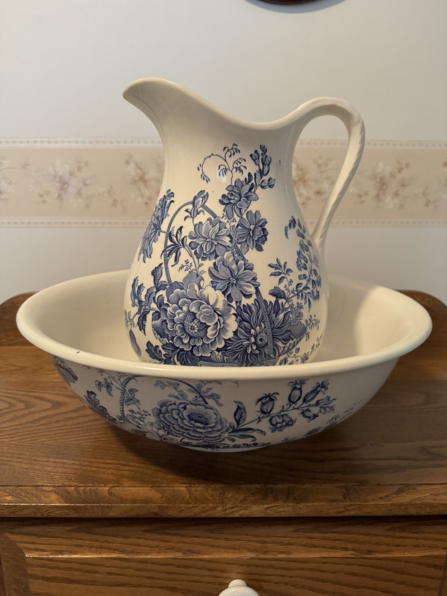 Vintage Charlotte Royal Crownford Ironstone England Large Wash Bowl 15” Pitcher