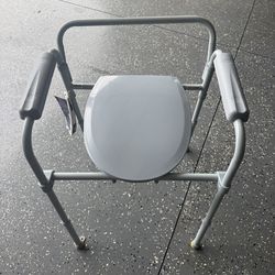 New commode chair
