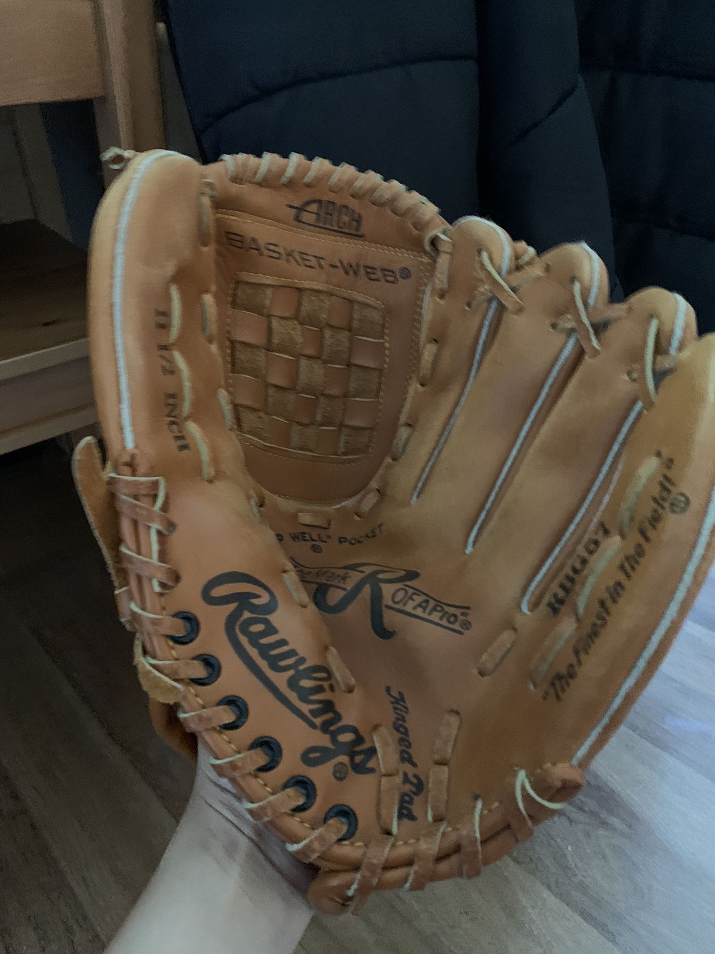 Rawlings 11.5” Baseball Gloves