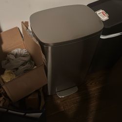 Metal trash can 