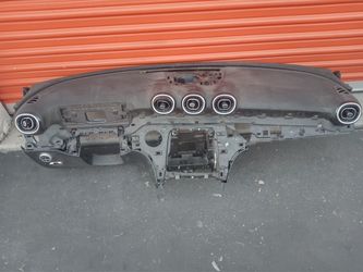 2016-2019 Mercedes C Class Complete Dashboard With All The Accessories Oem