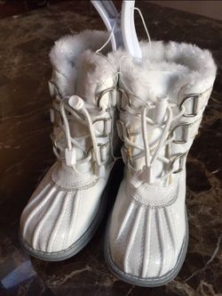 Brand new Children's Place white girl boots size 1