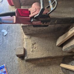 Milwaukee Chainsaw 