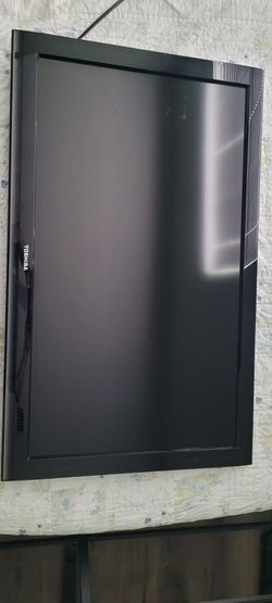Toshiba 40" Flat Screen TV