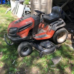 Hasqvarana  Lawn tractor
