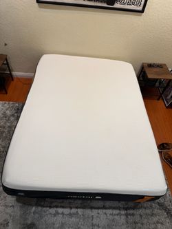 Nectar Memory Foam Mattress – Queen – Clean, No Stains