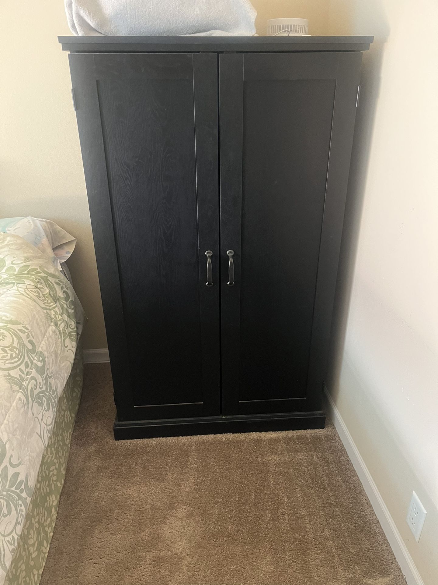 Cupboard for your computer/storage