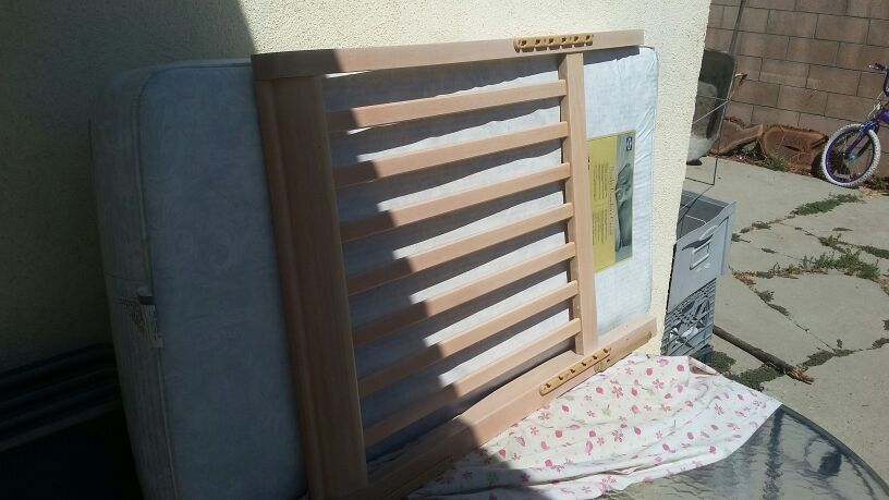 BABY CRIB IN GOOD SHAPE