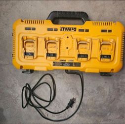 Dewalt multiport simultaneous fast charger