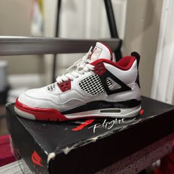Jordan Retro 4