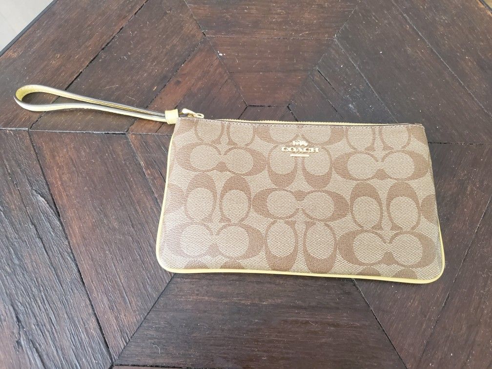 Coach Signature Print Wristlet Khaki 8"x5 "