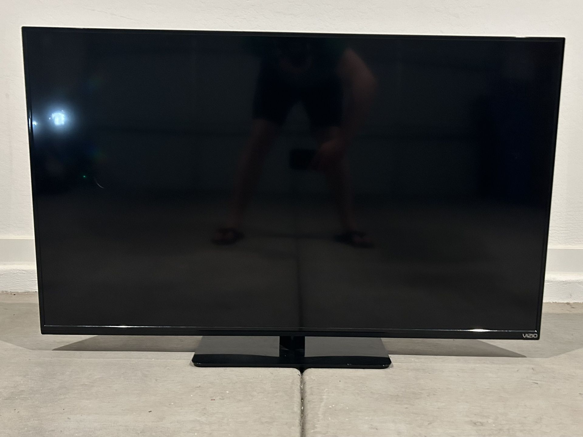 Vizio 48” HDTV Model E480i-B2