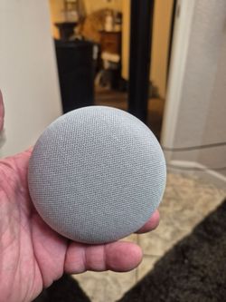 Google speaker.
You ask it questions, and it https://offerup.com/redirect/?o=YW5zd2Vycy5Zb3U= can play any kind of music you https://offerup.com/redir