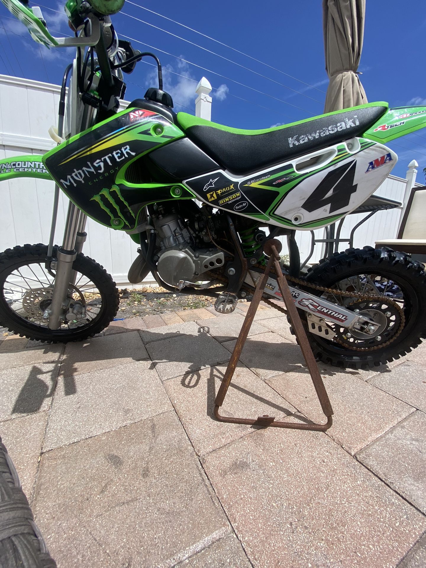 KAWASAKI DIRT-BIKE  2 STROKE