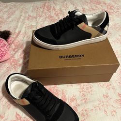 Burberry Men Shoes 