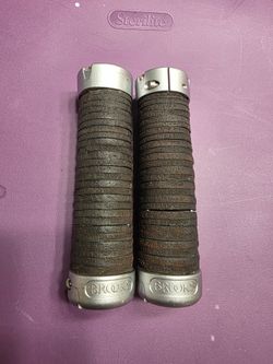 Brooks Plump leather bike grips