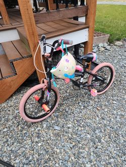 Girls Bike With Helmet