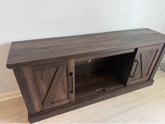 Entertainment center