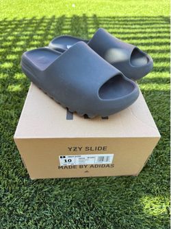 Men’s Onyx Yeezy Slides