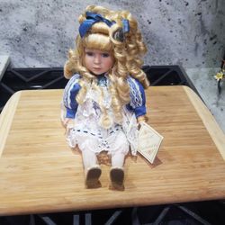 Collector's Choice Musical Porcelain Doll Come To It And The City Certificate