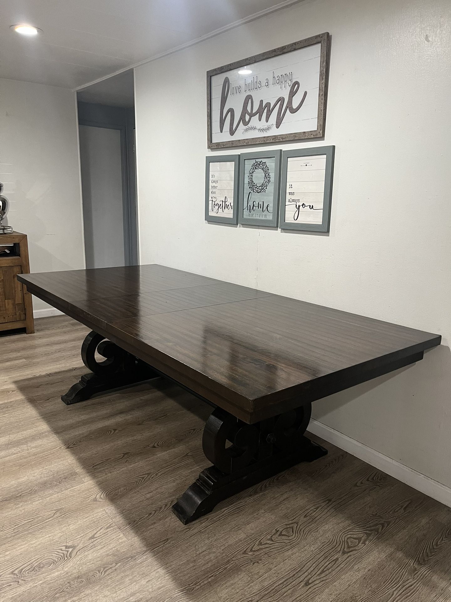 Dining Table/Mesa/Comedor