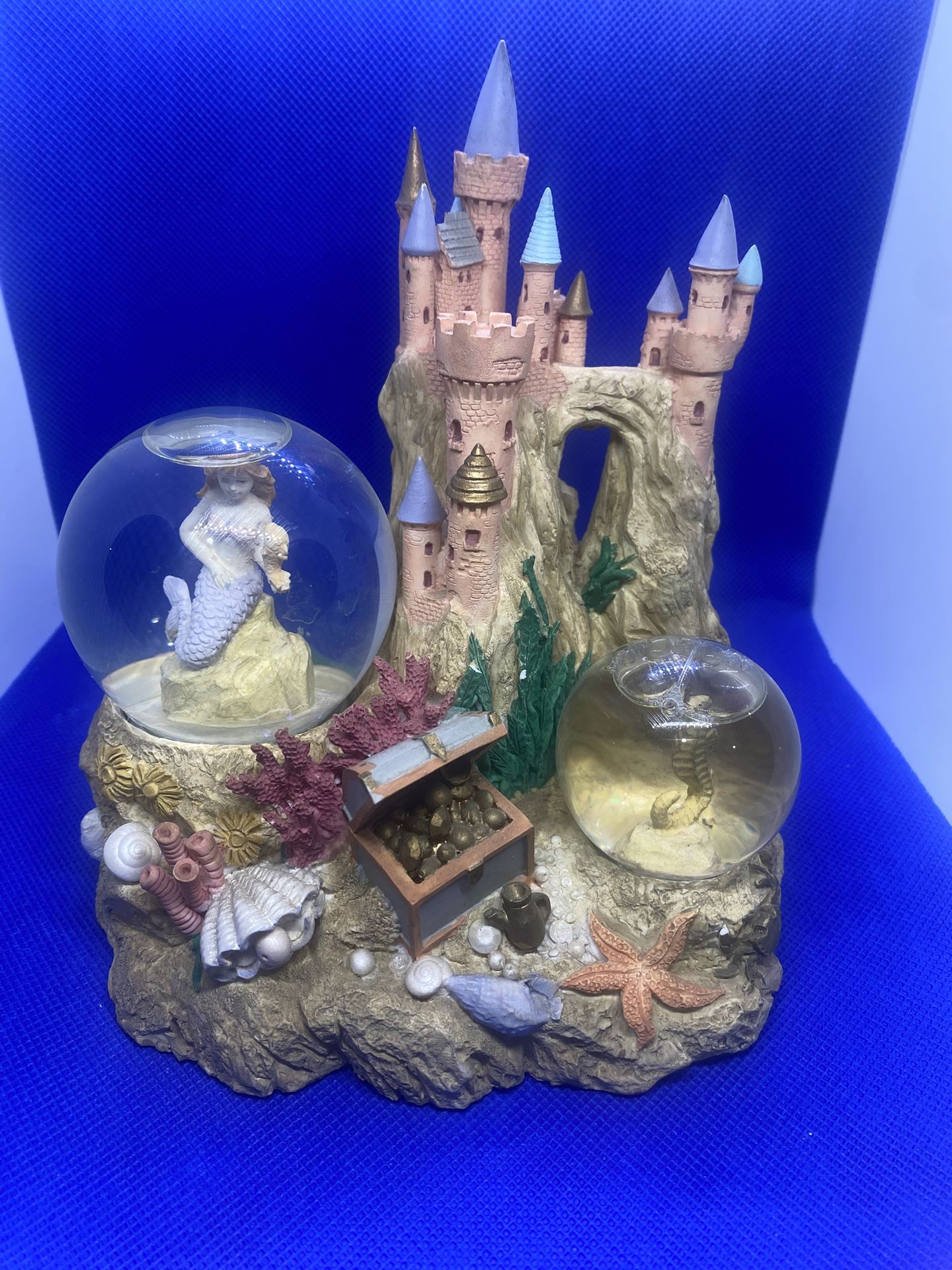 Westland Music Castle/Snow Globe