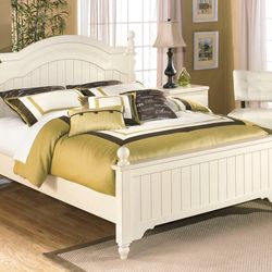 Ashley Bedroom Set. Queen Bed. Dresser With Mirror  And 1 Nightstand 