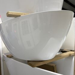 Freestanding Tubs  $500-$600