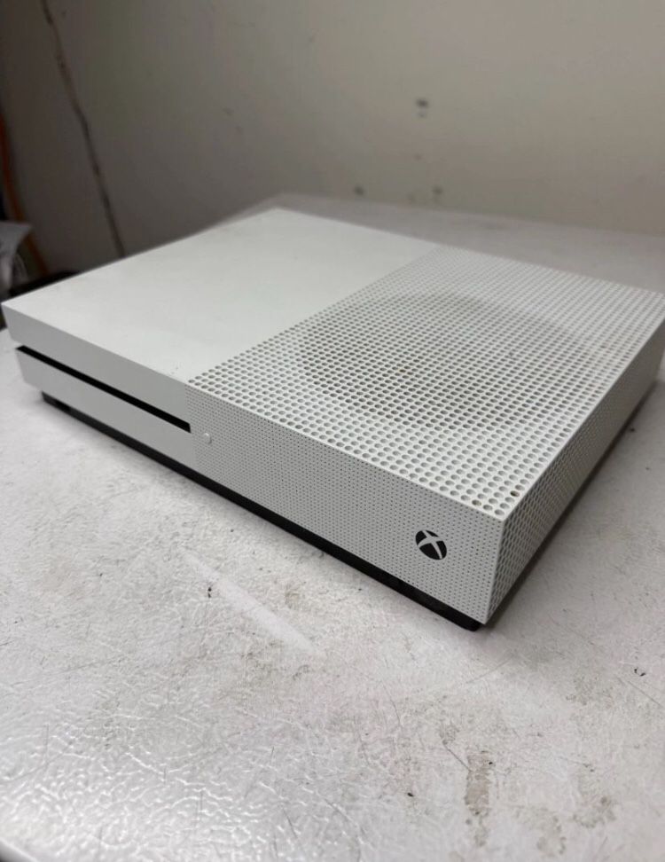 Xbox One S 500GB Come With All The Cords Just No Controller
