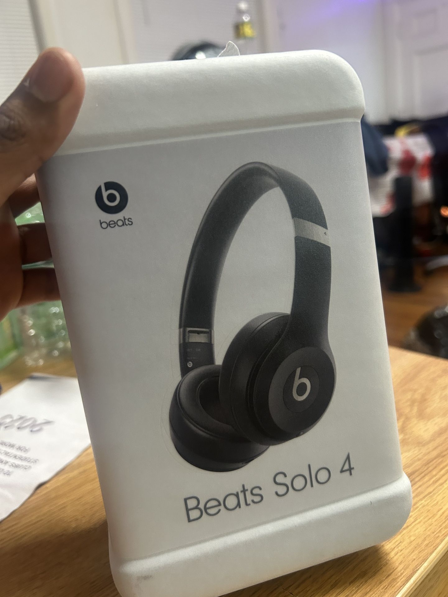 Beats Solo 4 – Brand New / Sealed – Matte Black