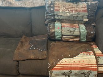 Decorative Pillow Set - Multiple Styles & Sizes | Gently Used & Like New