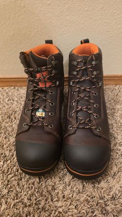 Men work boots