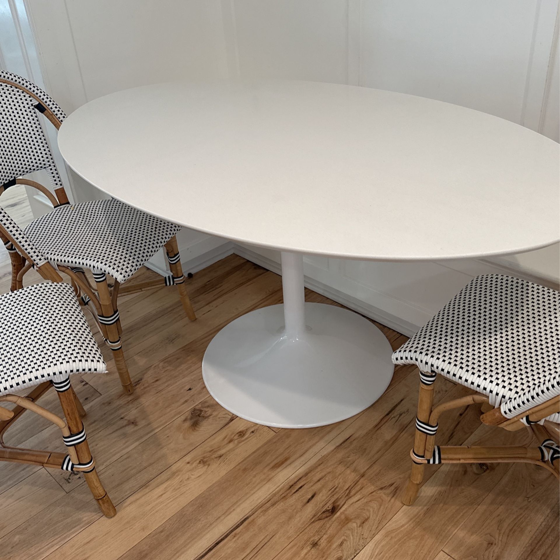 Room & Board Julian Table Oval