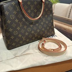 Louis Vuitton Purse 