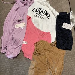 Women’s Clothing 