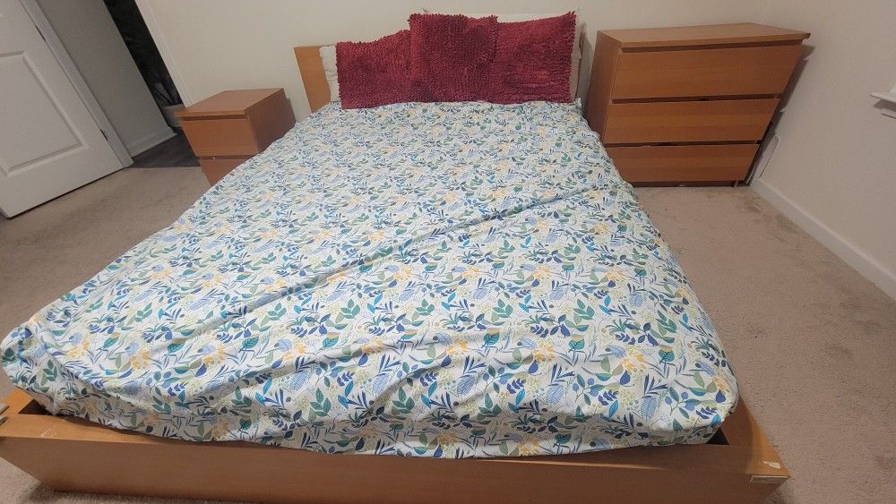 Ikea Malm Queen Bed Set In Good Condition With Queen Matress